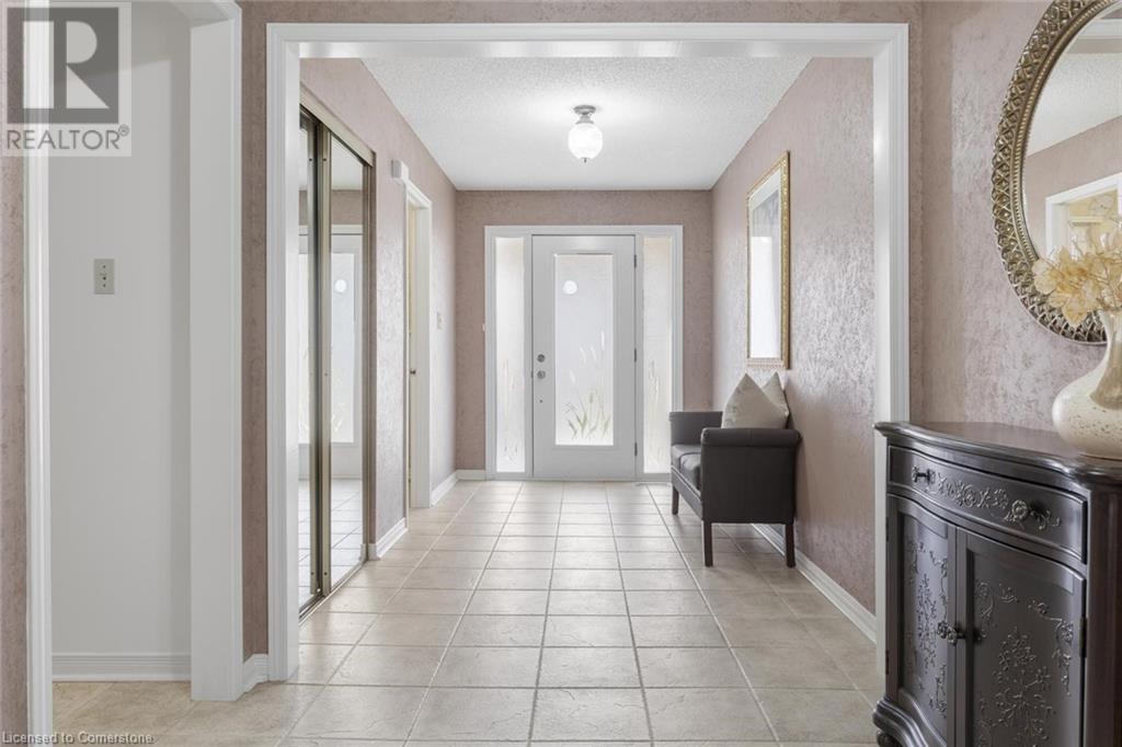 4043 TRAPPER Crescent