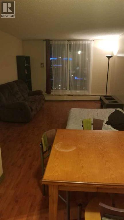 814, 738 3 Avenue SW