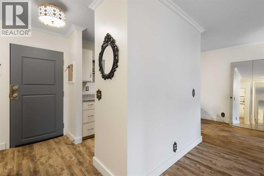 305, 2611 15A Street SW