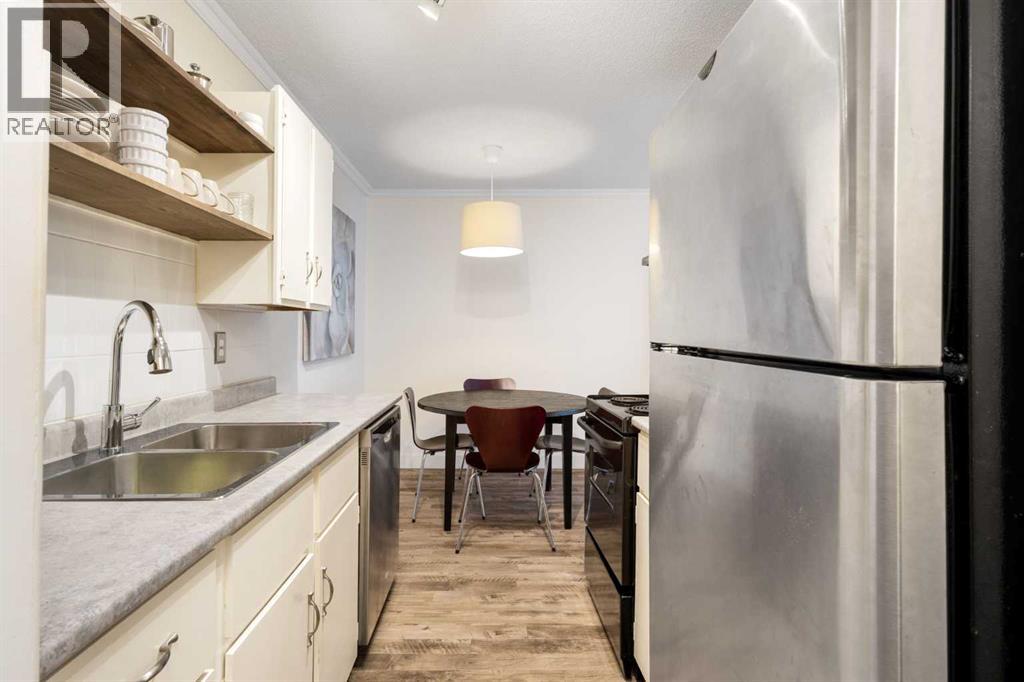 305, 2611 15A Street SW