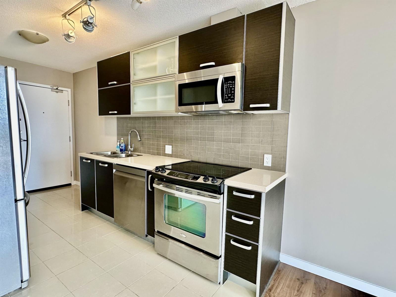 2805 9981 WHALLEY BOULEVARD