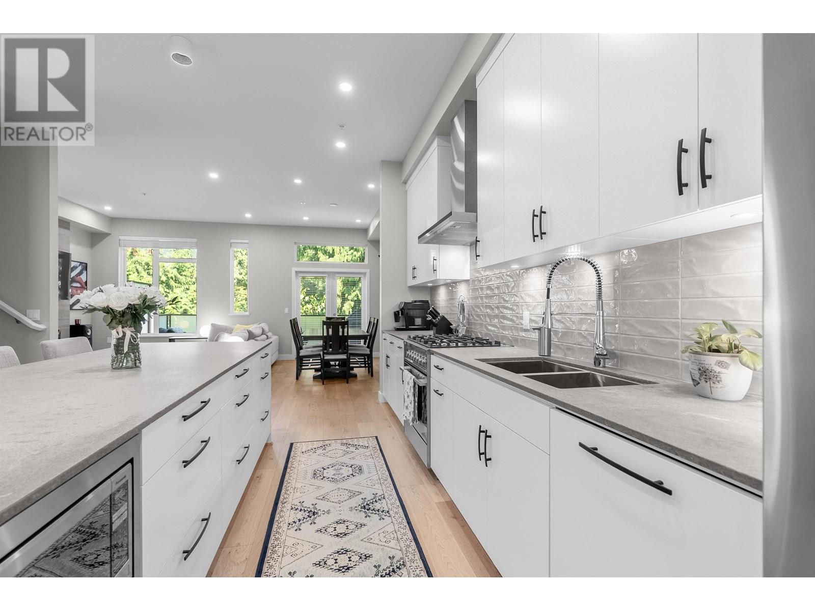 4676 CAPILANO ROAD
