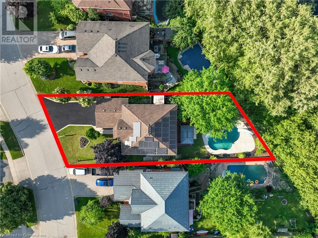 87 SPOONER Crescent