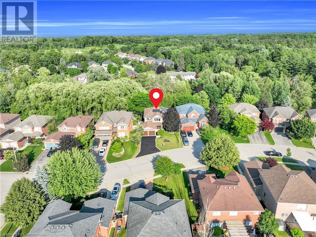 87 SPOONER Crescent