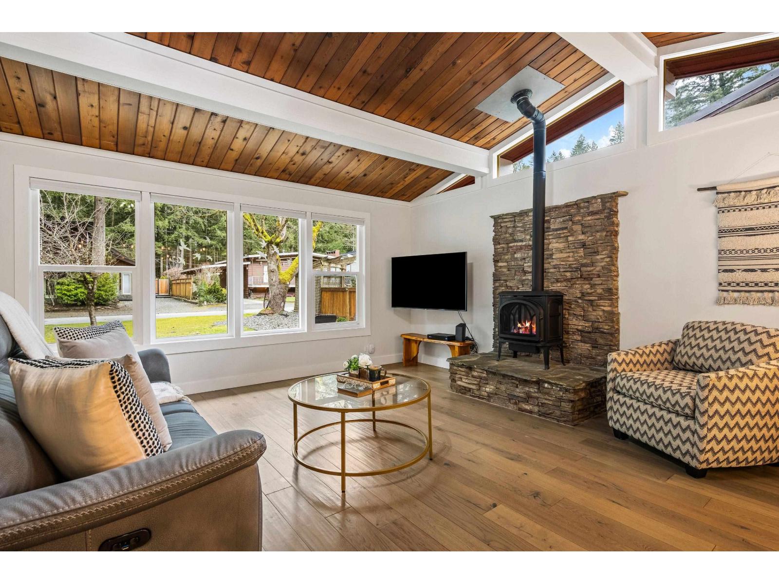 649 MOUNTAIN VIEW ROAD|Cultus Lake North