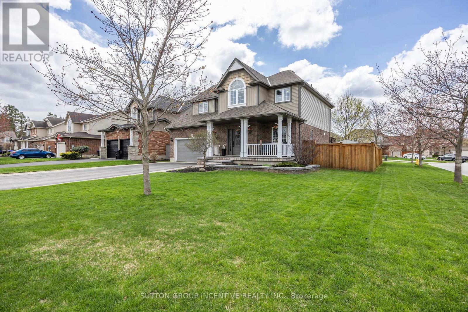 22 ARMEDA CLOW CRESCENT
