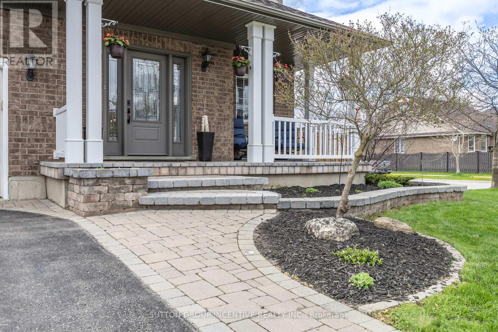 22 ARMEDA CLOW CRESCENT