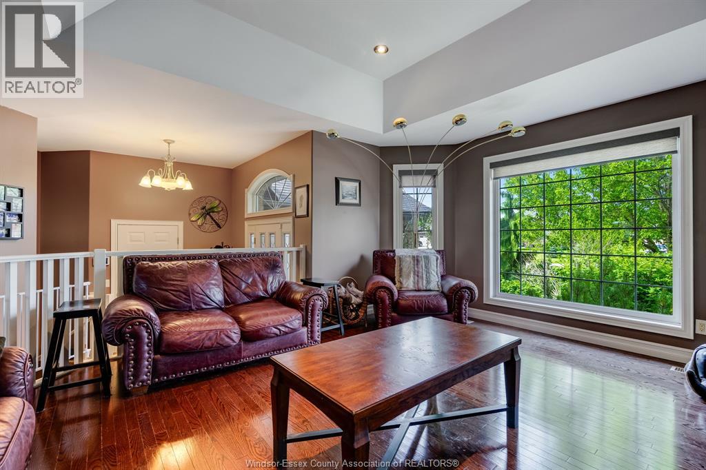 44 Deer Cross AVENUE