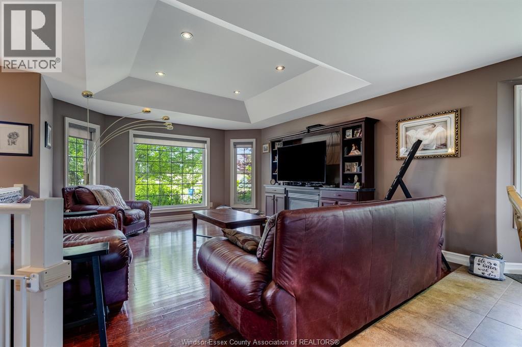 44 Deer Cross AVENUE