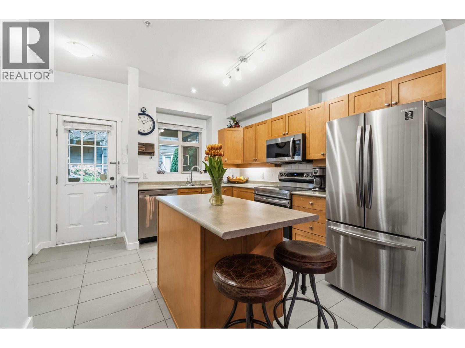 222 600 PARK CRESCENT