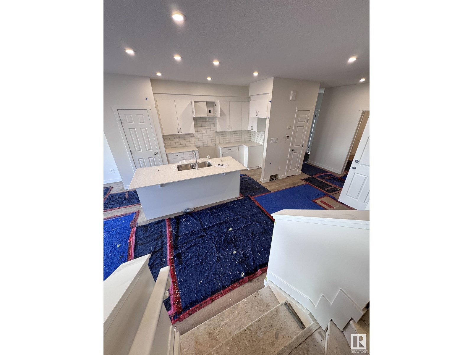 2009 209A ST NW