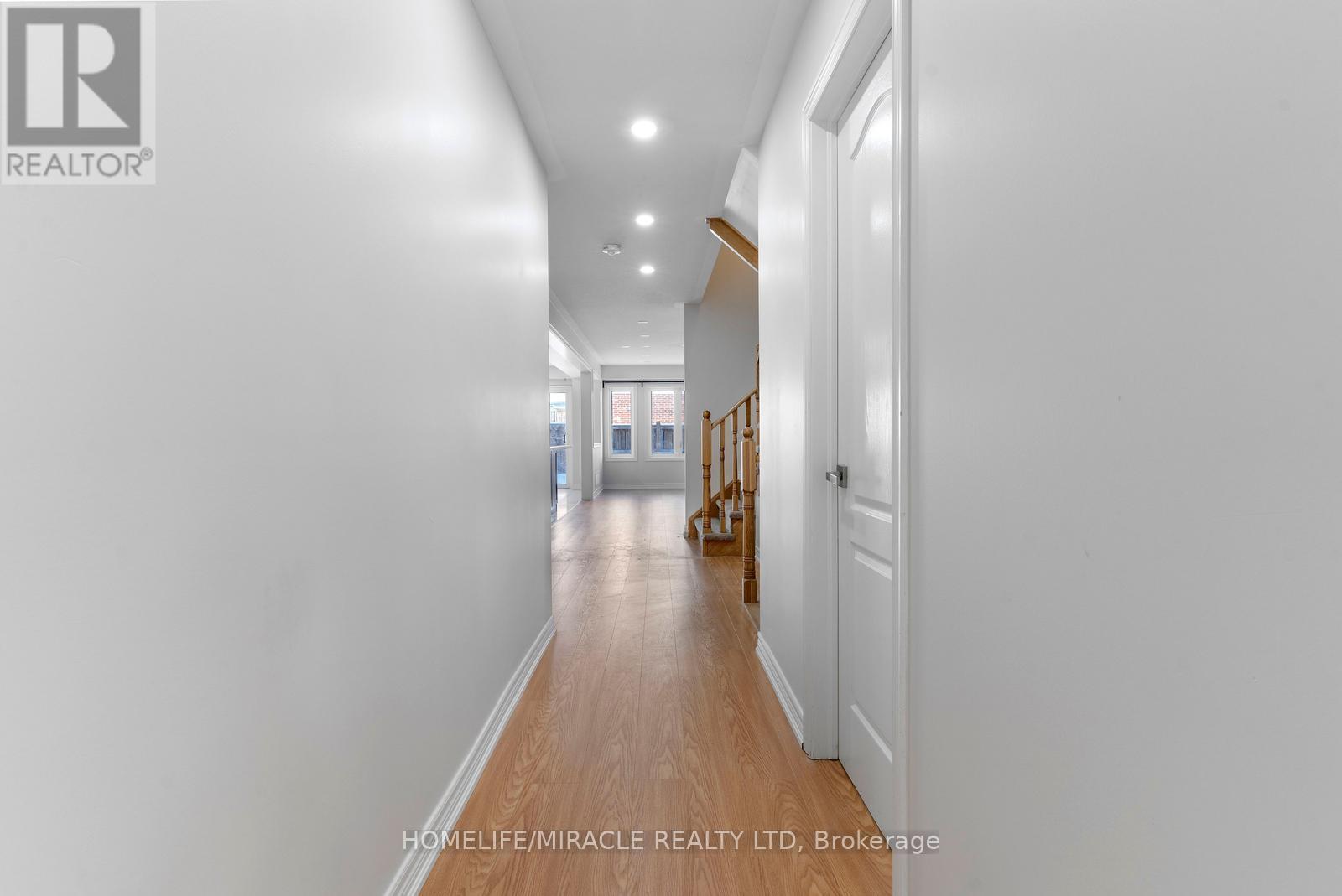 3 - 570 LINDEN DRIVE