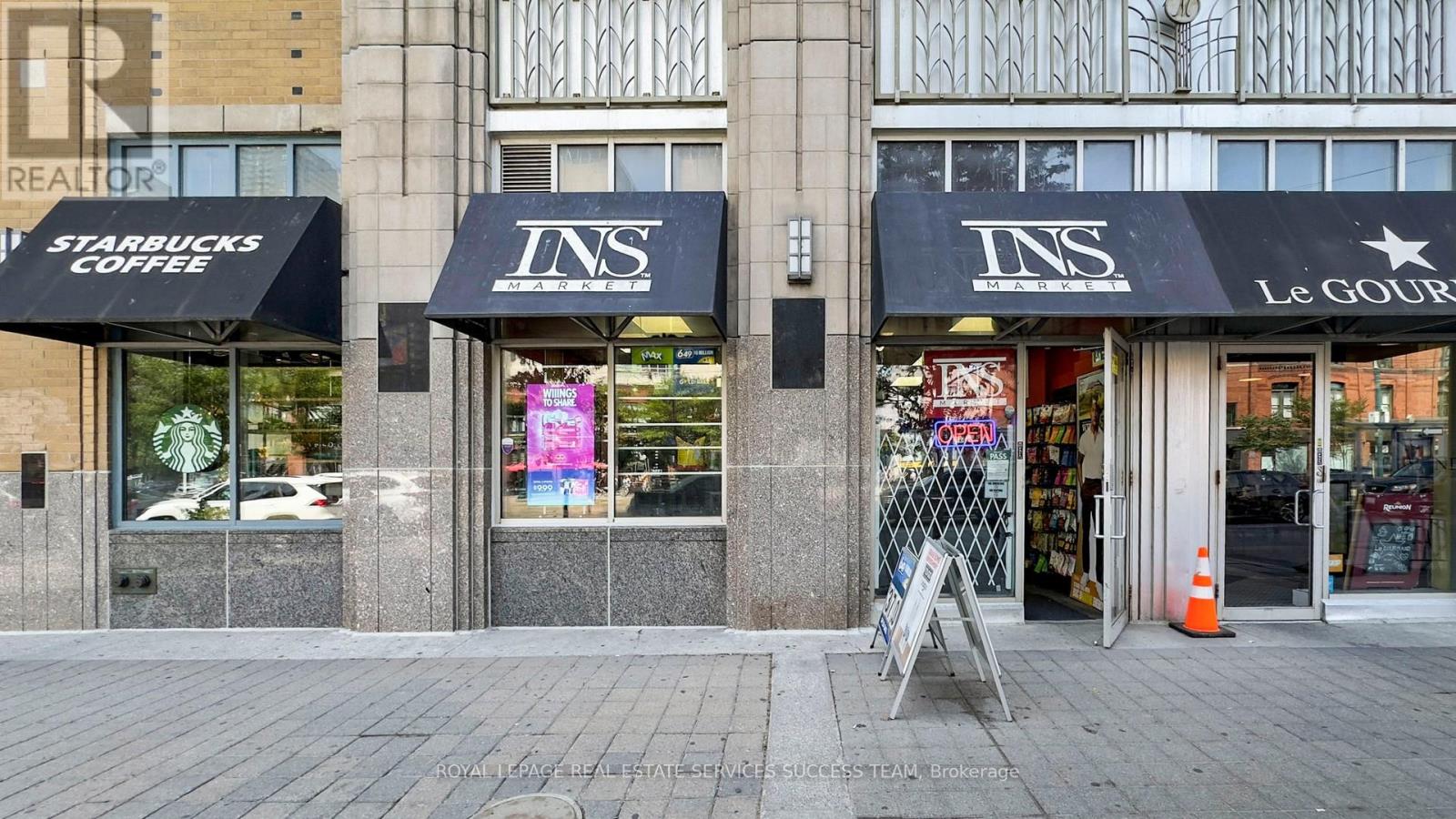 3 - 148 SPADINA AVENUE