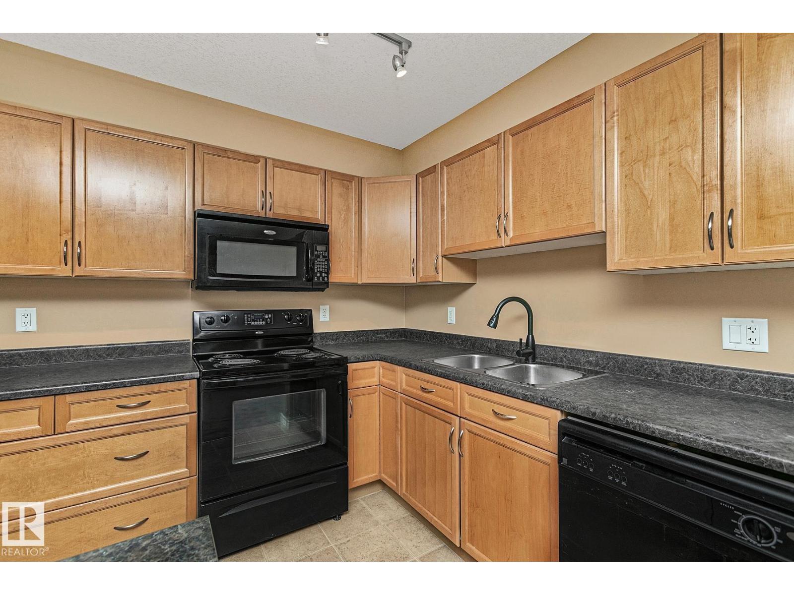 #110 1589 GLASTONBURY BV NW