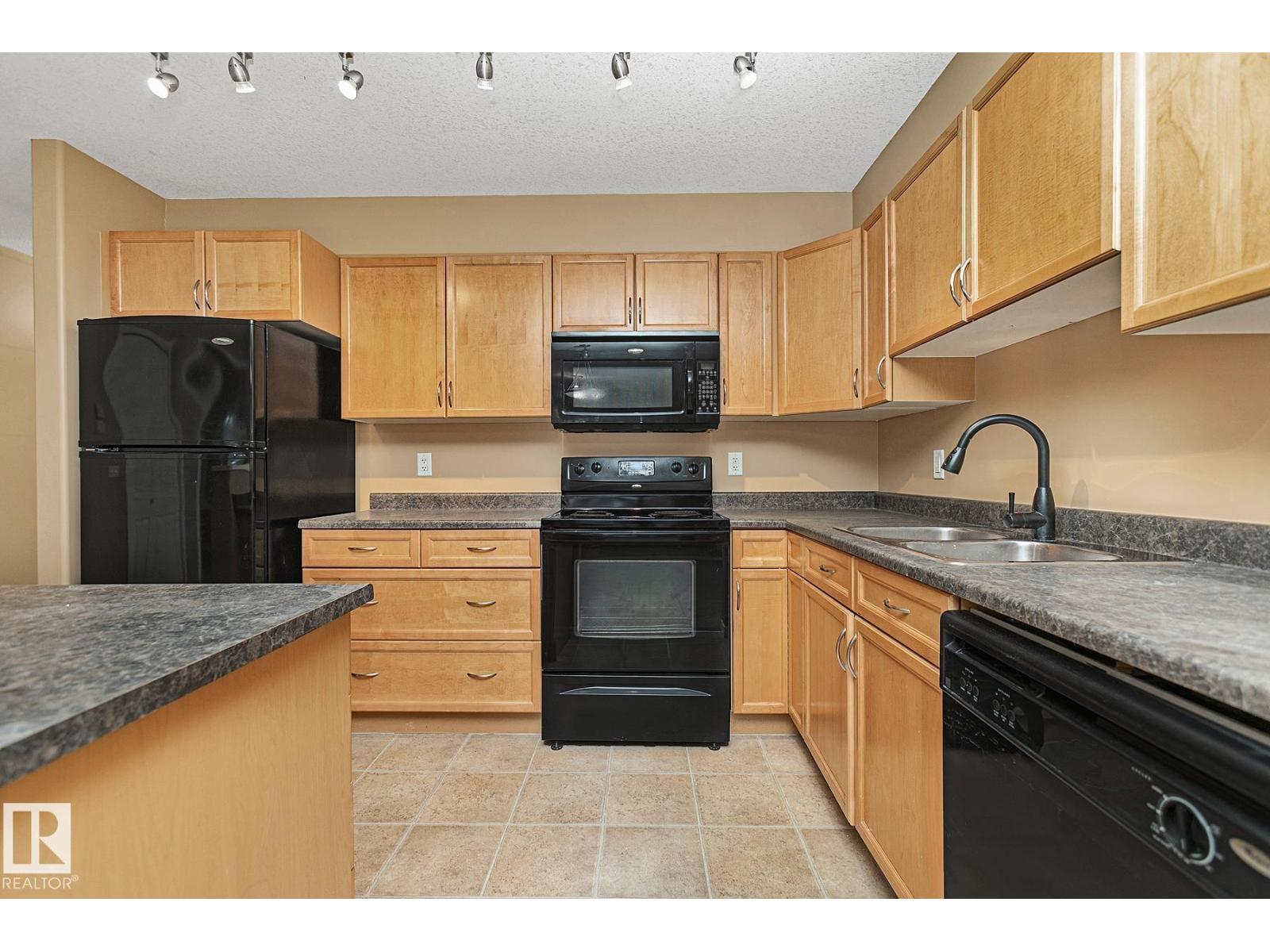 #110 1589 GLASTONBURY BV NW