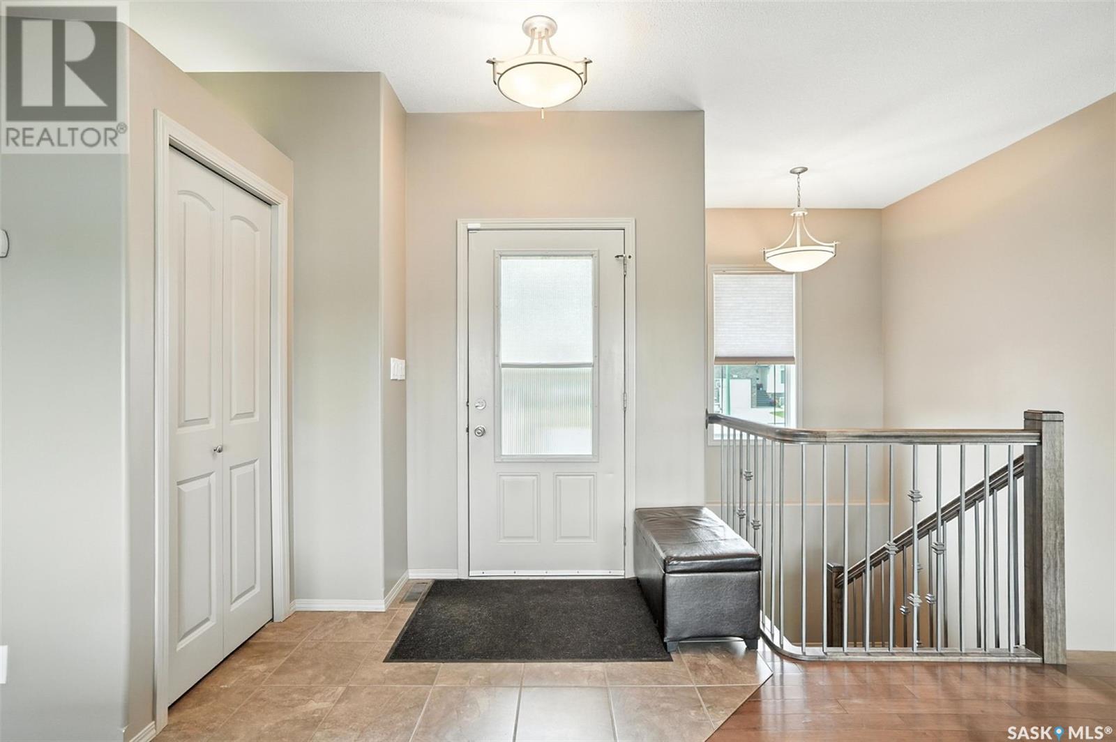900 Water Ridge CRESCENT