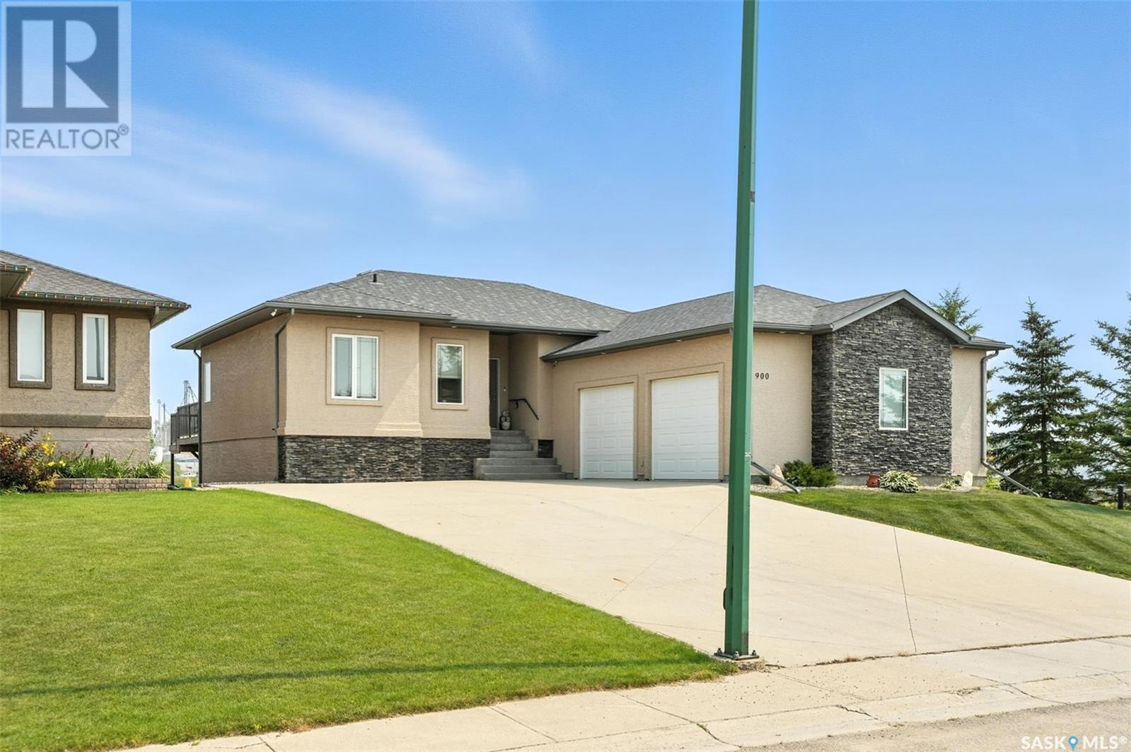 900 Water Ridge CRESCENT