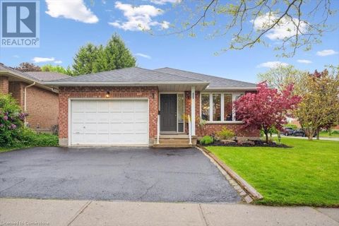 2 CORA Drive Kitchener ON N2N3C6