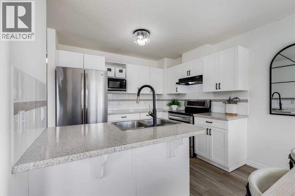 15, 102 Canoe Square SW