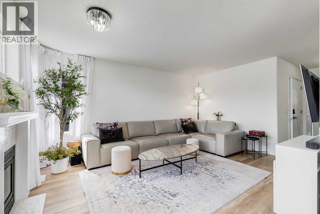 15, 102 Canoe Square SW