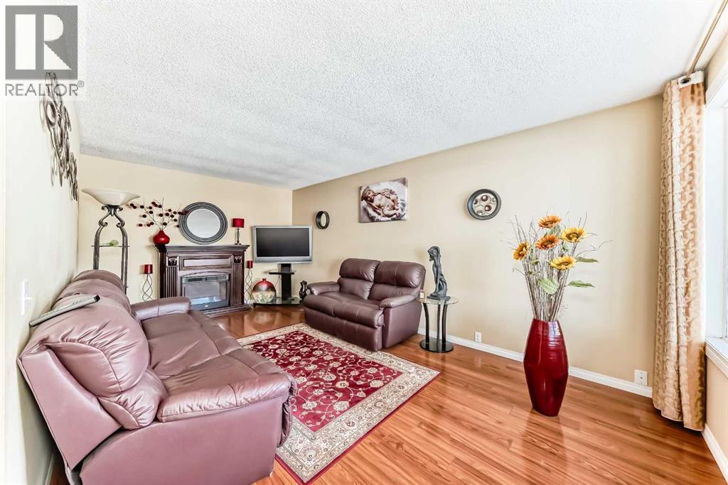 208 Bracewood Road SW