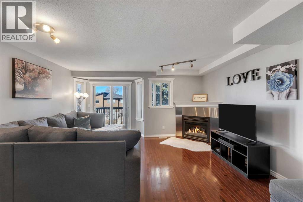 201, 215 17 Avenue NE