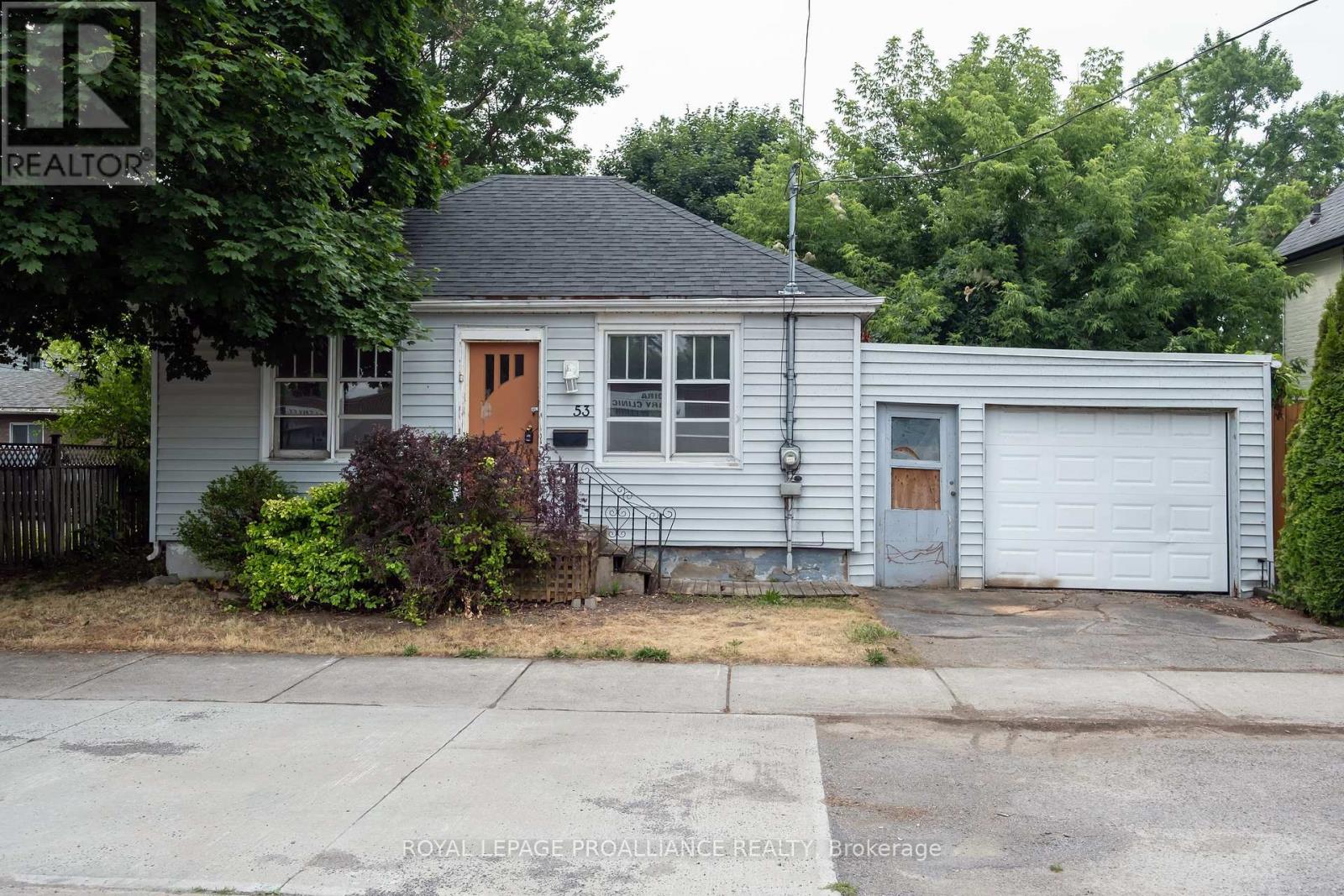 53 MOIRA STREET W