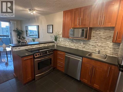 811, 340 14 Avenue SW Calgary AB T2R1H4