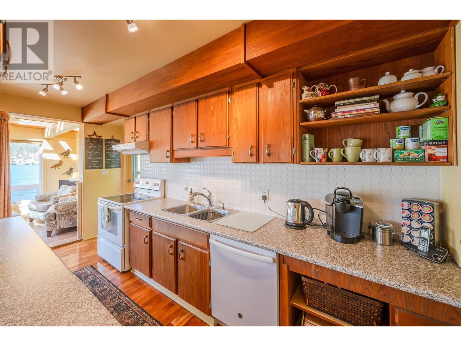 3120 Vaseux Lake Crescent