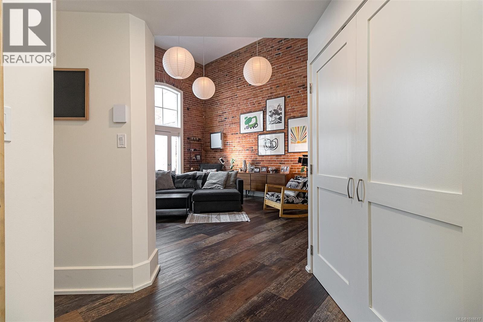 302 1407 Government St