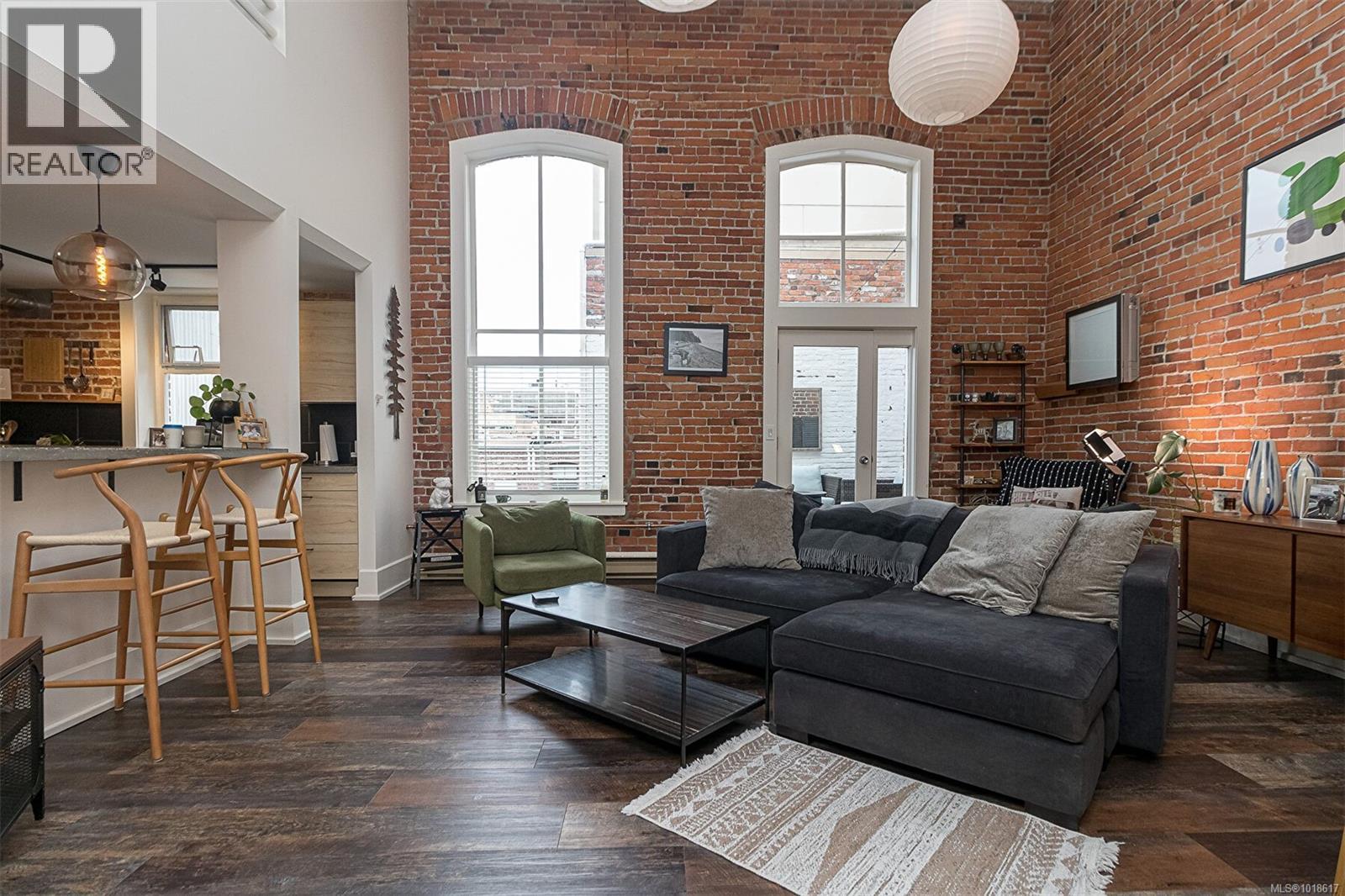 302 1407 Government St