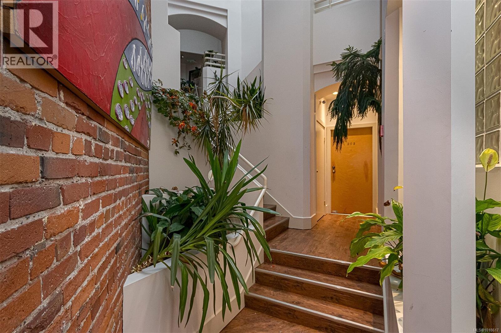 302 1407 Government St