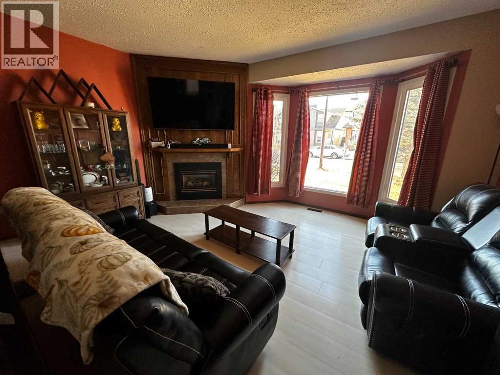 136 Templeby Place NE