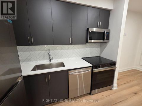 1F - 55 CAMBERWELL ROAD Toronto (Humewood-Cedarvale) ON M6C3E7