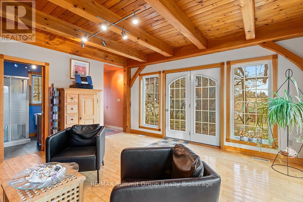 795099 EAST BACK LINE