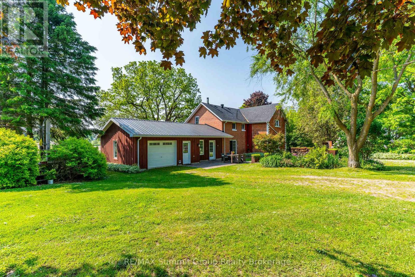 795099 EAST BACK LINE