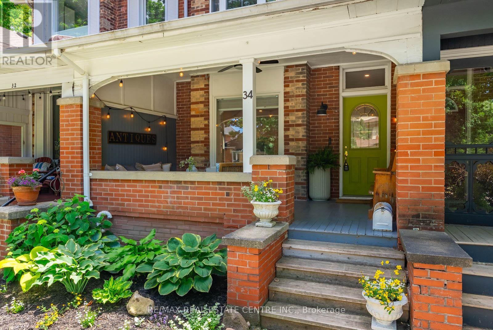 34 ZINA STREET