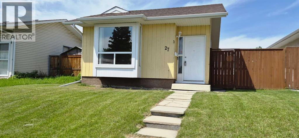 27 Aberdare Crescent NE