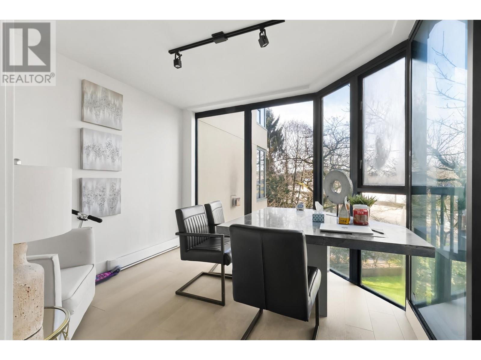3D 328 TAYLOR WAY