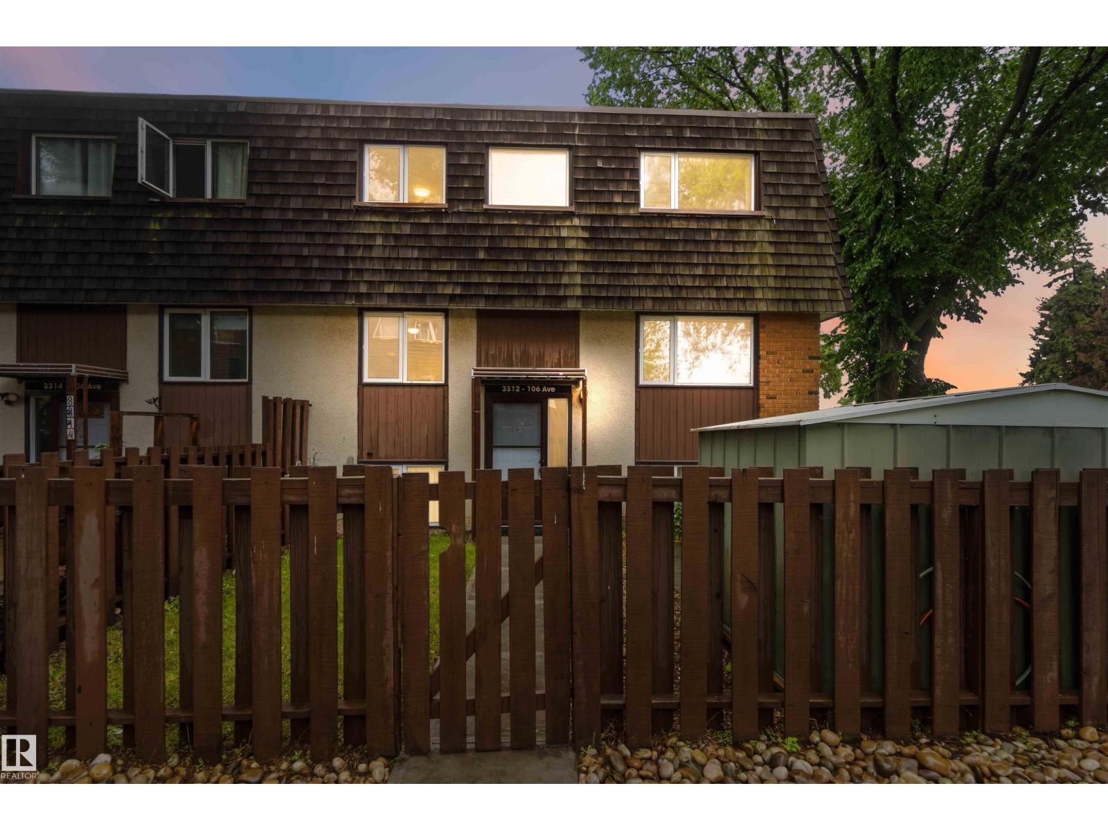 3312 106 AV NW