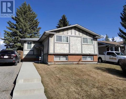 444 Cantrell Drive SW Calgary AB T2L1S7