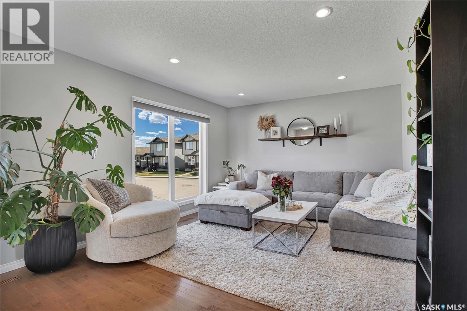 952 Glenview COVE
