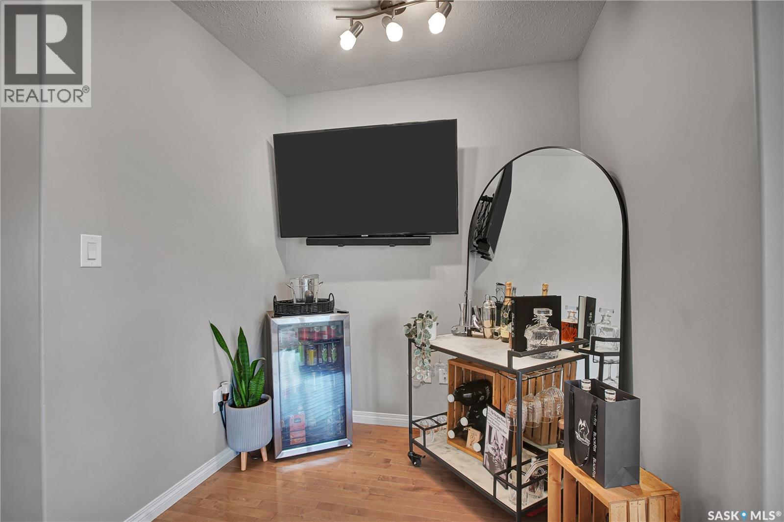 952 Glenview COVE