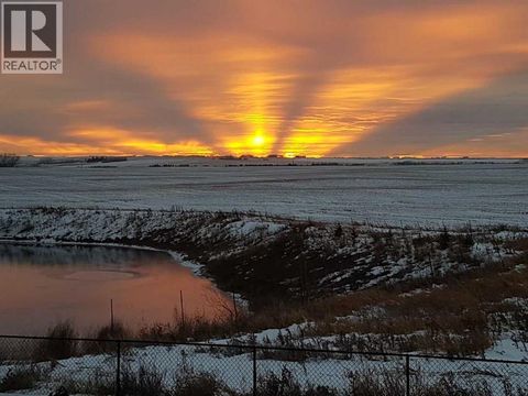 653 West Highland Crescent Carstairs AB T0M0N0