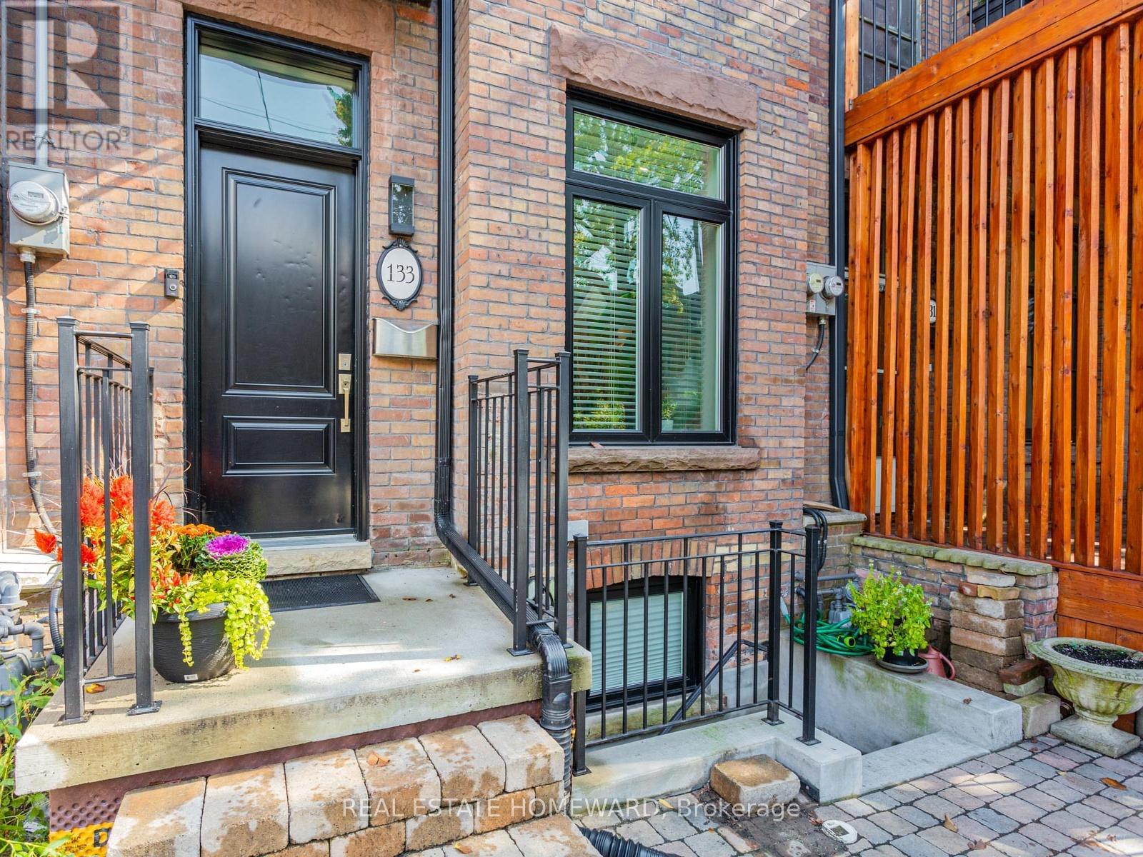 UPPER - 133 COWAN AVENUE