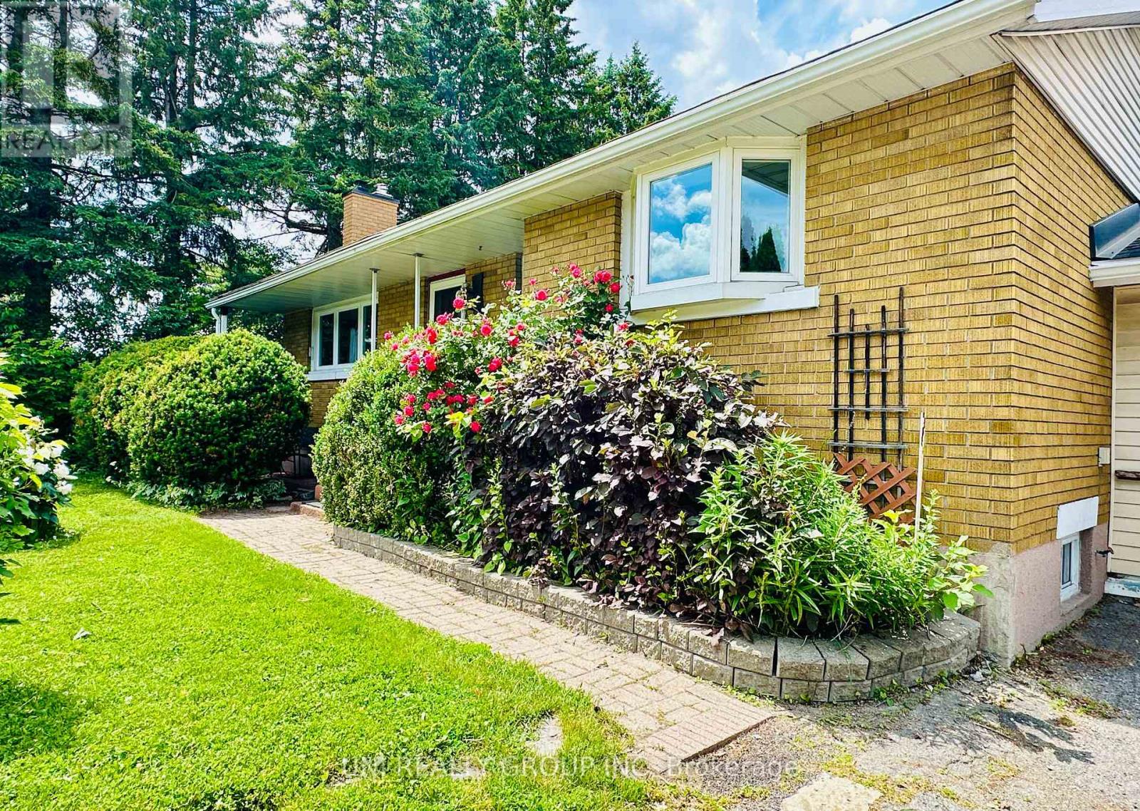 77 MEADOWLANDS DRIVE