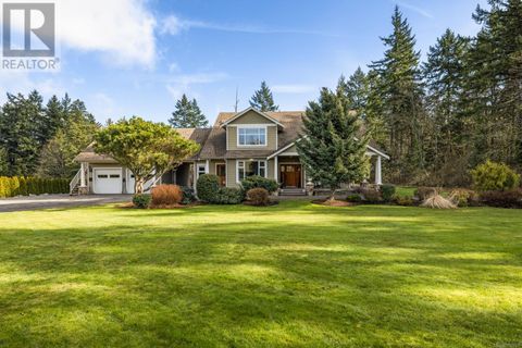 7117 Veyaness Rd Central Saanich BC V8M1W1