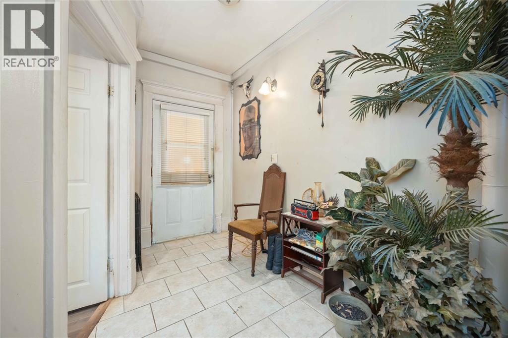 176 CHRISTINA STREET South