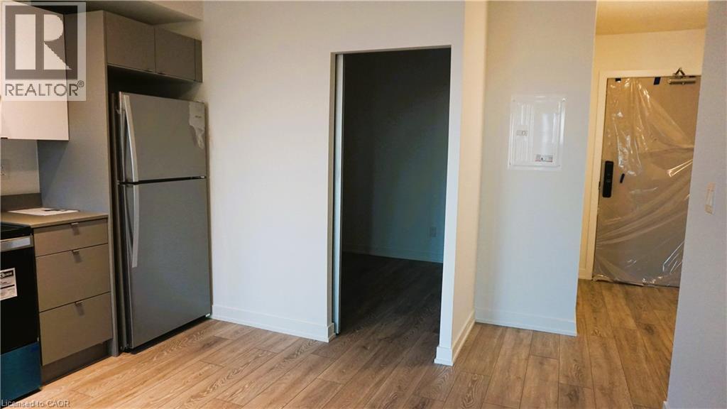 3200 DAKOTA Common Unit# B705