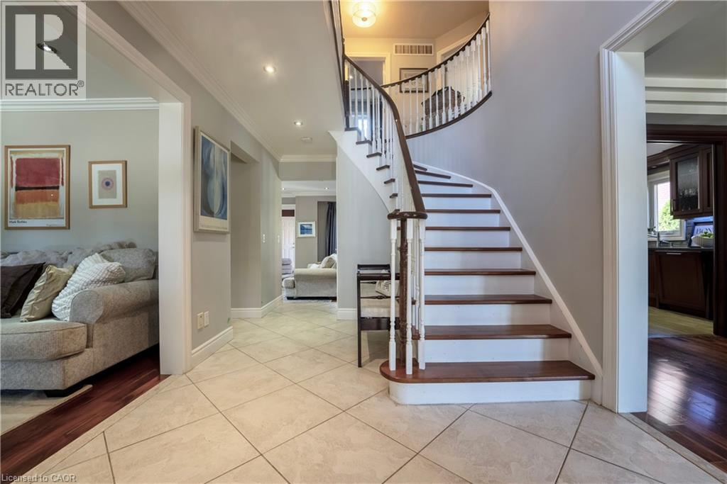 11 MORRISON CREEK Crescent